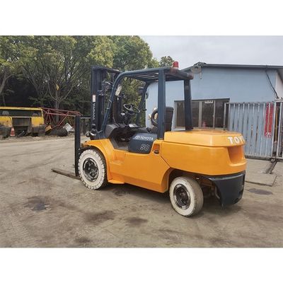 5000 κιλά Toyota 7f50 φορτηγό με 3 πέλματα και 6000 mm ύψος ανύψωσης στη Σαγκάη