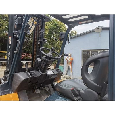 5000 κιλά Toyota 7f50 φορτηγό με 3 πέλματα και 6000 mm ύψος ανύψωσης στη Σαγκάη
