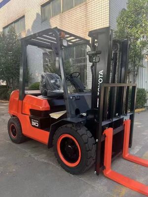 3 τόνους 3000 κιλά Χρησιμοποιούμενο φορτηγό Toyota FDZN30 με ιαπωνικό κινητήρα ISUZU σε καλή κατάσταση