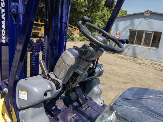 1200mm μήκος πιρούνι Komatsu FD30-14 3TON ανελκυστήρας για εστιατόριο μεταχειρισμένο 2stage 3stage