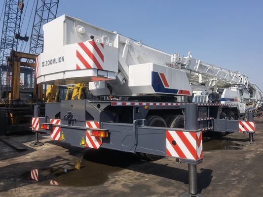 Αρχική υδραυλική βαλβίδα ZOOMLION 70 τόνων βαρέος ανυψωτής QY70K-I γερανό φορτηγό με χαμηλότερη