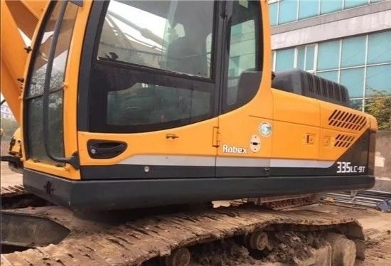 Χρησιμοποιούμενη Hyundai 335LC-9 Excavator 4m3 χωρητικότητα κουβάς και αρχική υδραυλική βαλβίδα