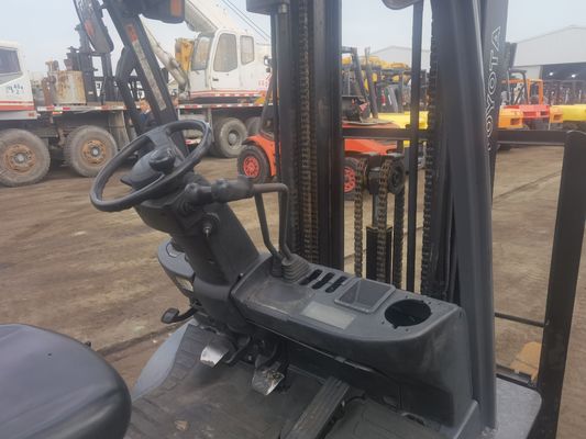 2.5 τόνους Toyota Forklift FD30 για χειρισμό υλικών Έτος 2012 Τυπογραφεία
