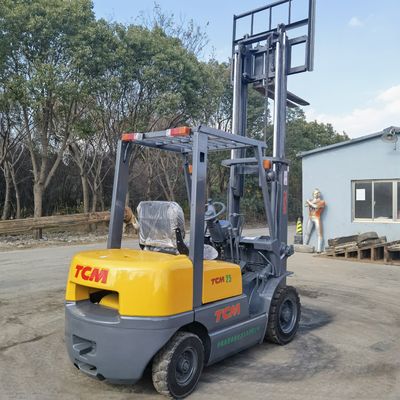 2.5 τόνων ανελκυστήρας TCM FD25T5 Χρησιμοποιούμενος ανελκυστήρας 2,5 τόνων με τυποποιημένες συνολικές διαστάσεις
