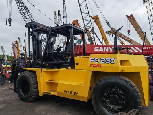 Τραπεζικό φορτηγό TCM FD230 12-25 τόνων για τη φόρτωση και εκφόρτωση εμπορευματοκιβωτίων