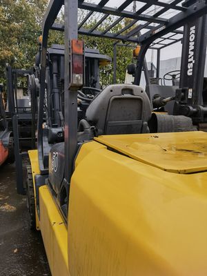 Κομάτσου 4.5Τ 3 σταδίων 4.5m ύψος ανύψωσης ανυψωτικό φορτηγό Ιαπωνία Αρχικό FD50 ντίζελ Χρησιμοποιείται