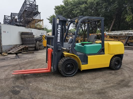 Χρησιμοποιούμενο Komatsu 5 τόνων πετρελαιοκίνητο ανεμοφόρο FD50 με ιαπωνικό κινητήρα στο Shanghai Yard