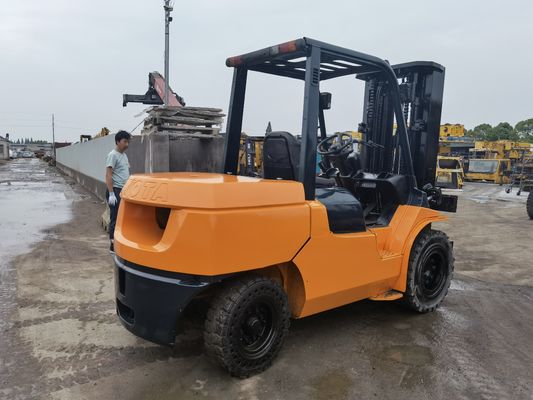 Χρησιμοποιούμενο φορτηγό Toyota 7F50 3 τόνων 5 τόνων 7 τόνων Ιαπωνική ζώνη με πλάτος τυποποιημένου πιρούνιου