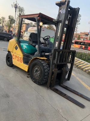 Χρησιμοποιούμενο Komatsu Fd30 Diesel ανελκυστήρα 3 τόνων με προαιρετικό κινητήρα και πλάτος πιρούνι 1200 mm