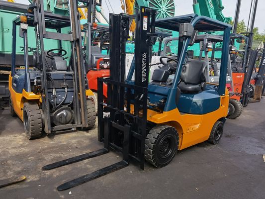1500 kg Toyota 7FD15 1,5 τόνων ανελκυστήρας με πλευρική μετατόπιση μετακινήθηκε δεξιά και αριστερά