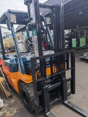 1500 kg Toyota 7FD15 1,5 τόνων ανελκυστήρας με πλευρική μετατόπιση μετακινήθηκε δεξιά και αριστερά