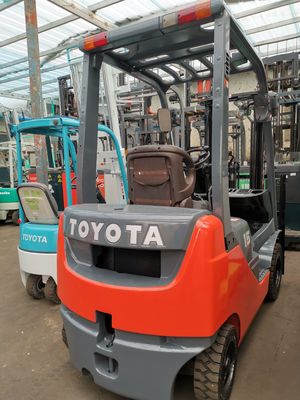 Ρυθμικό πλατύχωρο 1.5 τόνων Ντίζελ Toyota FD15 ανελκυστήρας με 2 στάδια 3 μέτρα στη Σαγκάη