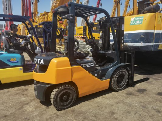 2 τόνων ανελκυστήρας Toyota με 3 στάδια πλευρικής μετατόπισης του μαστού Toyota Seat 4,5m ύψος ανύψωσης