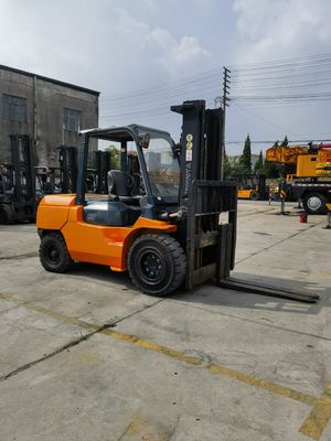 Εμπορικό κατάστημα ρούχων πρέπει να έχει 5 τόνους μεταχειρισμένο φορτηγό Toyota με εξαρτήματα κατασκευής Ιαπωνίας και κινητήρα ντίζελ