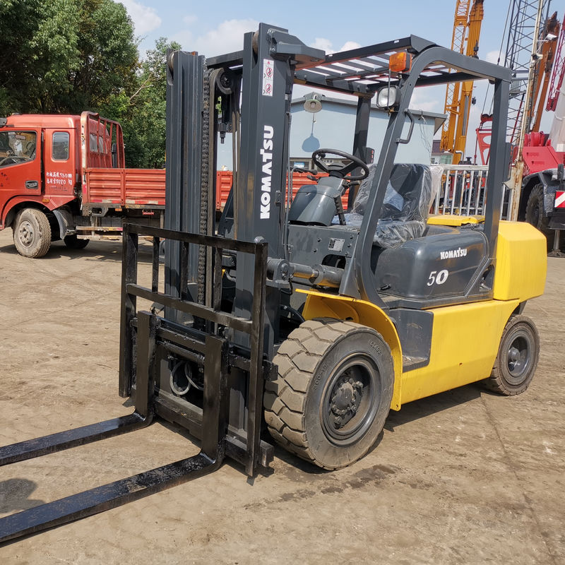 Ηλεκτρική πηγή ενέργειας Ιαπωνία Komatsu FD50 5 τόνων ανελκυστήρας με πλευρική μετατόπιση 3 σταδίων 2 σταδίων