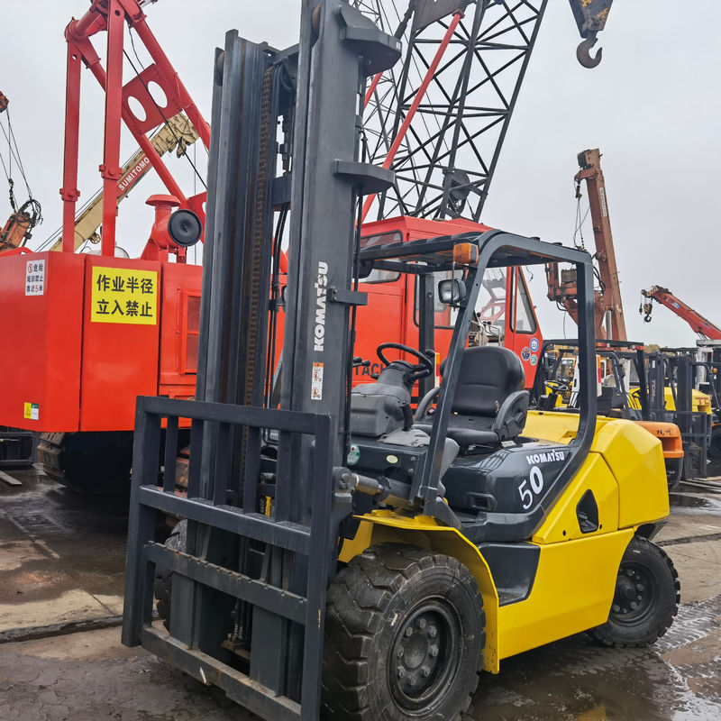 Χρησιμοποιημένα φορτηγά ανελκυστήρες Komatsu 5ton FD50-10 FD50-7 με 2 σταδίων