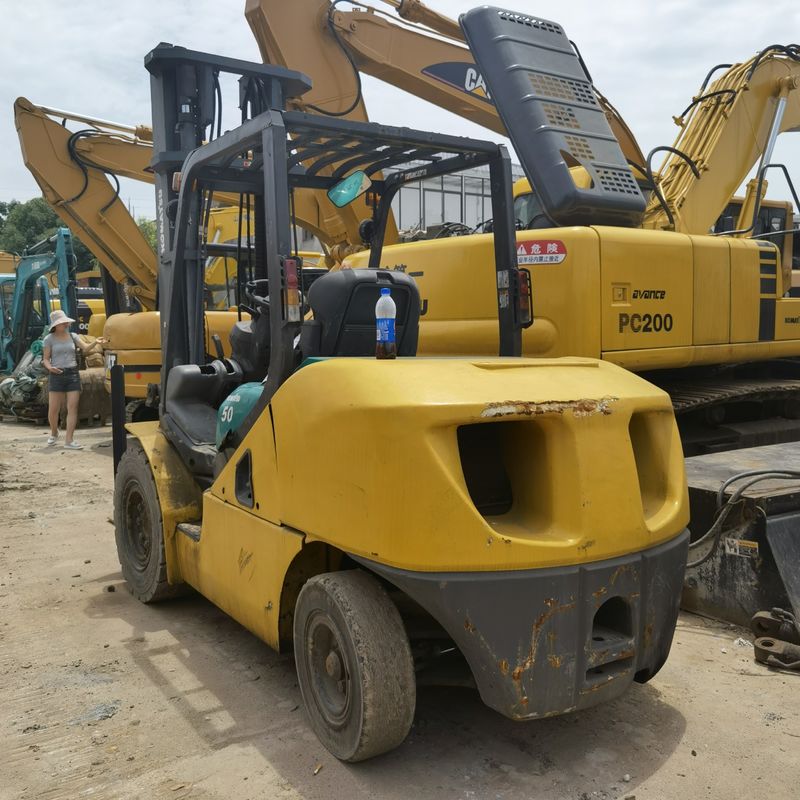 FD50T-17 FD50 Ντίζελ φορτηγά αναπαραγωγών Komatsu για φορτηγά αναπαραγωγών Η μπαταρία ξεκινάει 3,0 τόνους Ιαπωνία